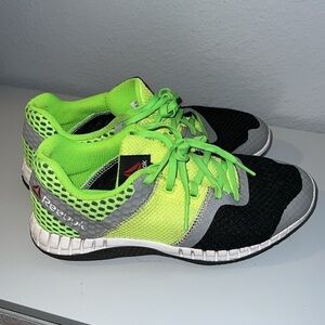 Kids unisex size 5 sneakers Reebok lime green, yellow, black, grey weightlifting